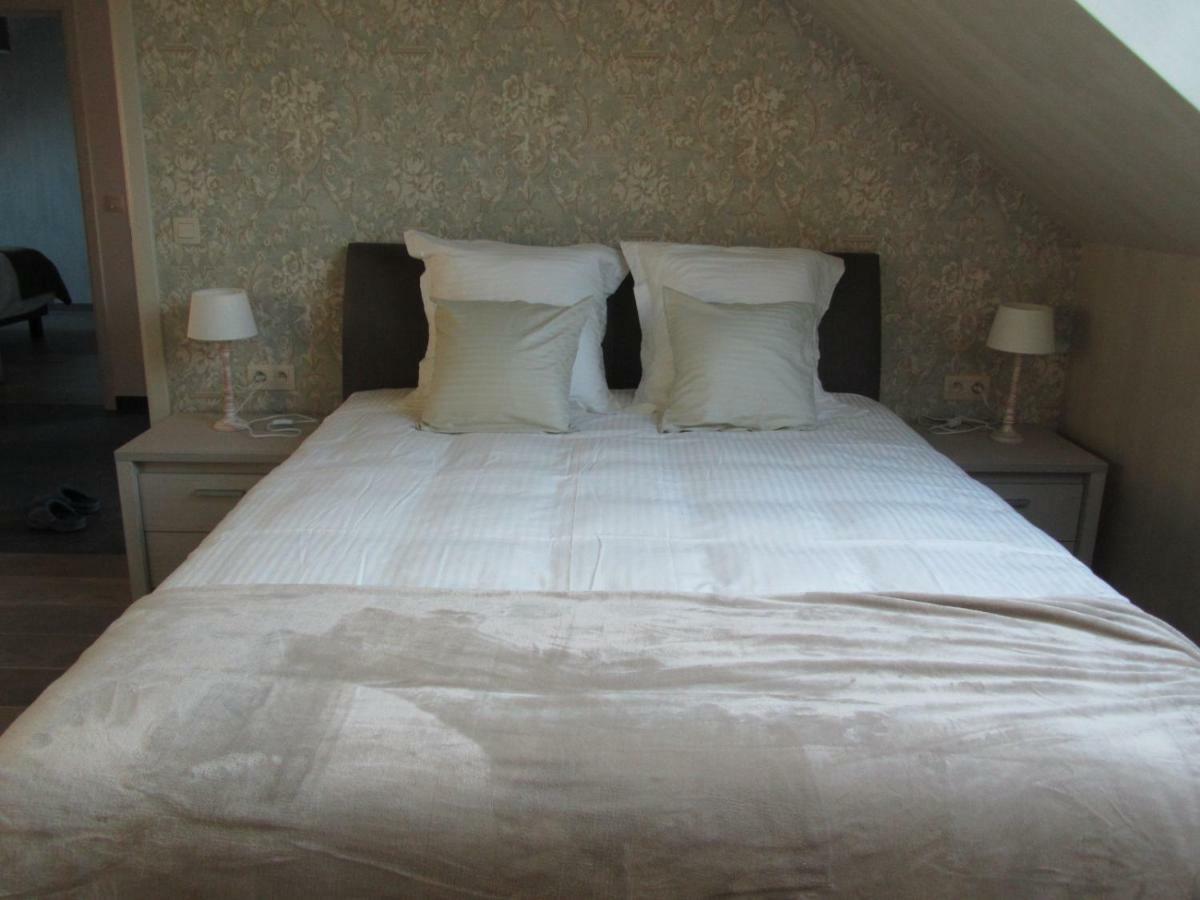 Au-Magasin Bed & Breakfast วีแยลซาลม์ ภายนอก รูปภาพ